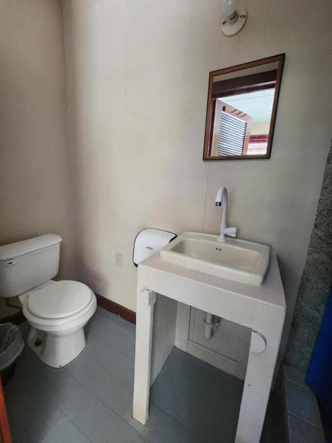 Fenix Hotel & Hostel Utila Luaran gambar