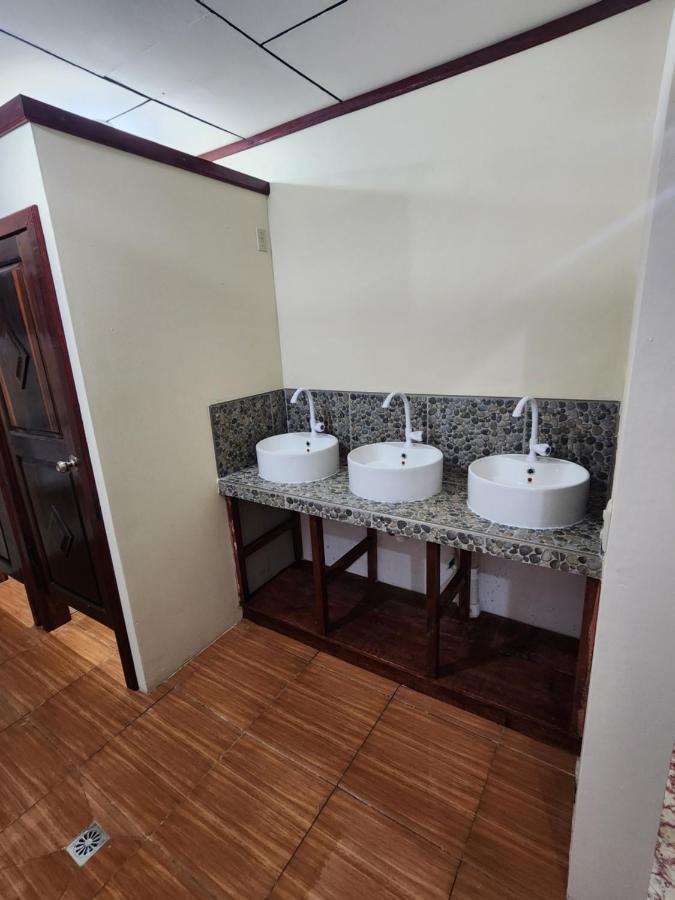 Fenix Hotel & Hostel Utila Luaran gambar