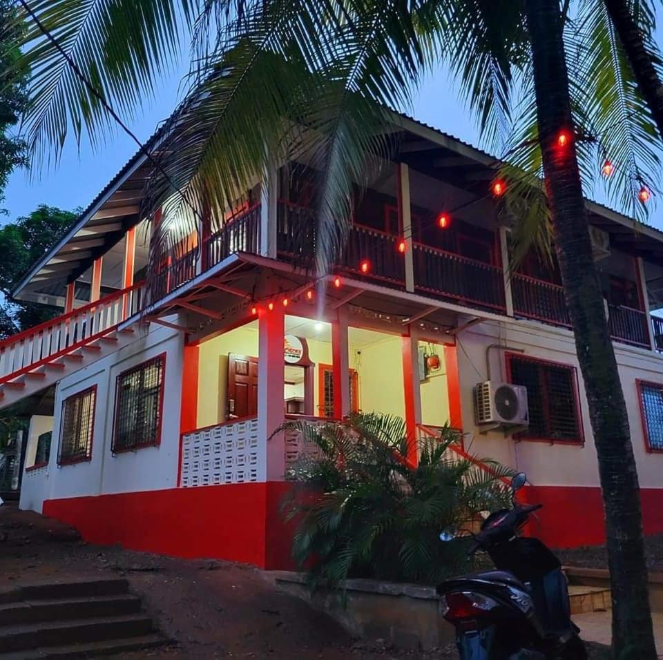 Fenix Hotel & Hostel Utila Luaran gambar